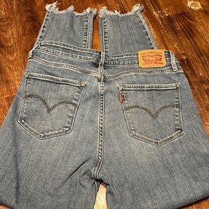 Levi’s 721 high rise skinny 29” jeans. Light wash. 24” inseam